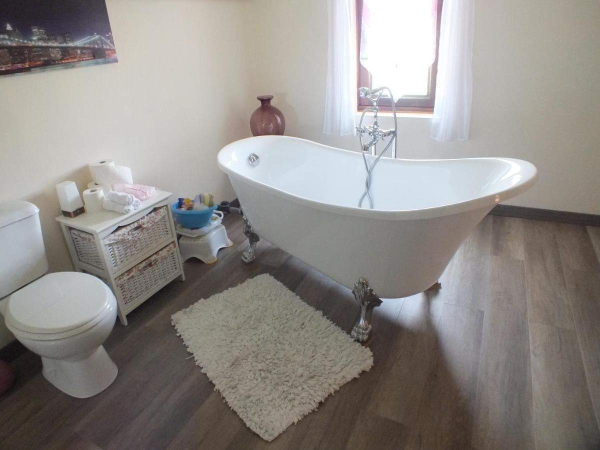Country B&B Saint-Pierre-d'Eyraud エクステリア 写真